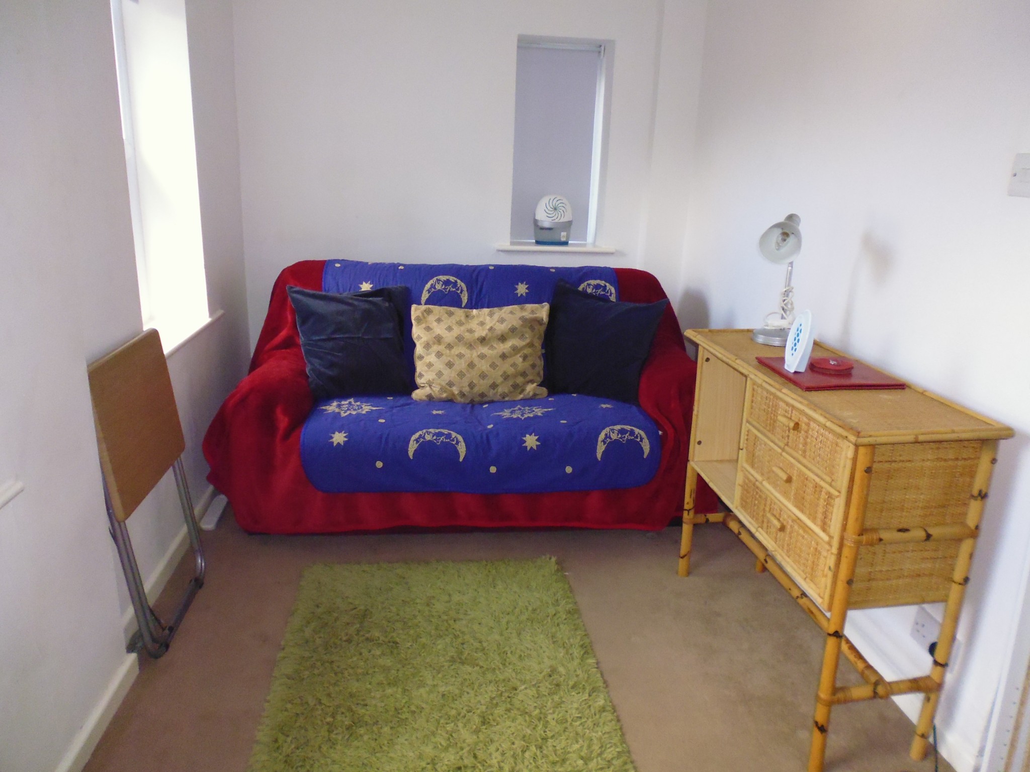 Furnished Affordable Self Contained Studio Flat To Let in Central