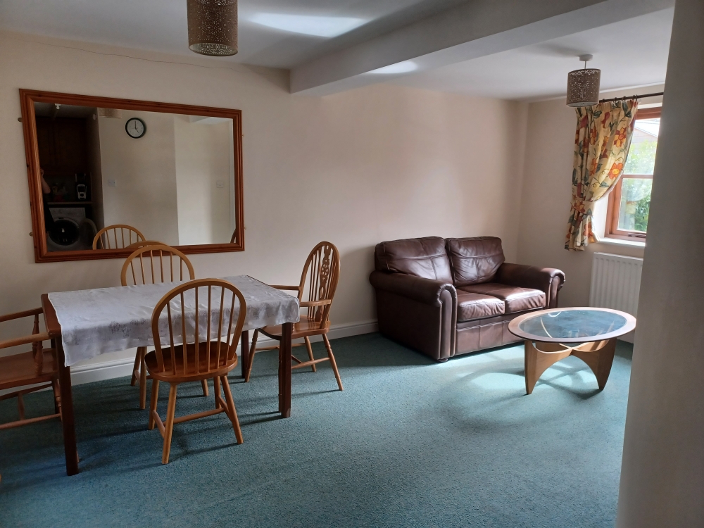 A One Bedroom Semi Detached House With Downstairs Cloakroom to let in Carterton The Online