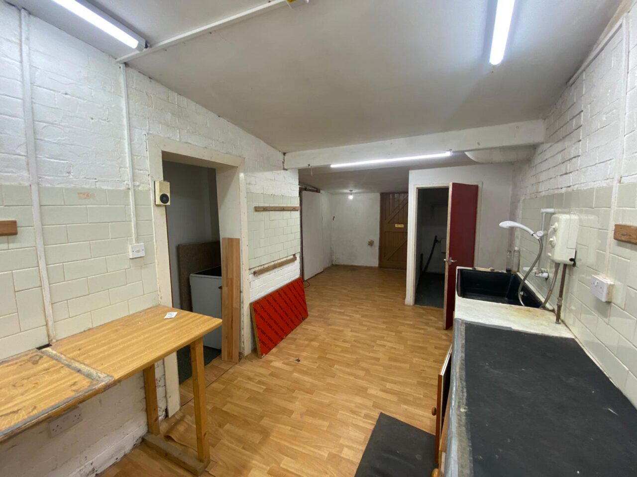 Spacious Commercial Unit Available in Mexborough Town Centre The