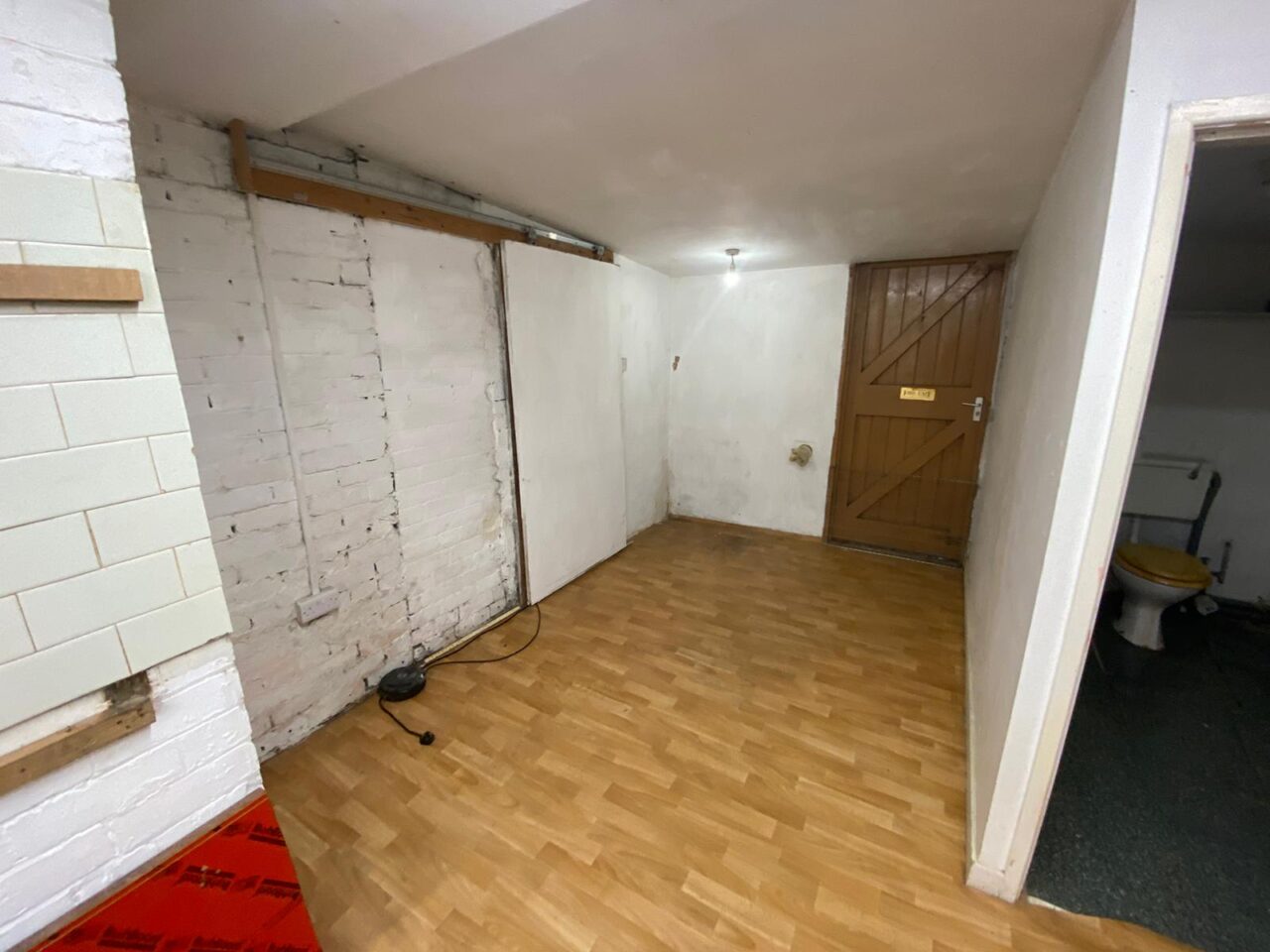 Spacious Commercial Unit Available in Mexborough Town Centre The