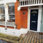 Well-presented 2-bedroom flat with garden access, Southfields