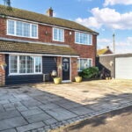 Beautifully presented and maintained property with high specification throughout. Ramsey, PE26